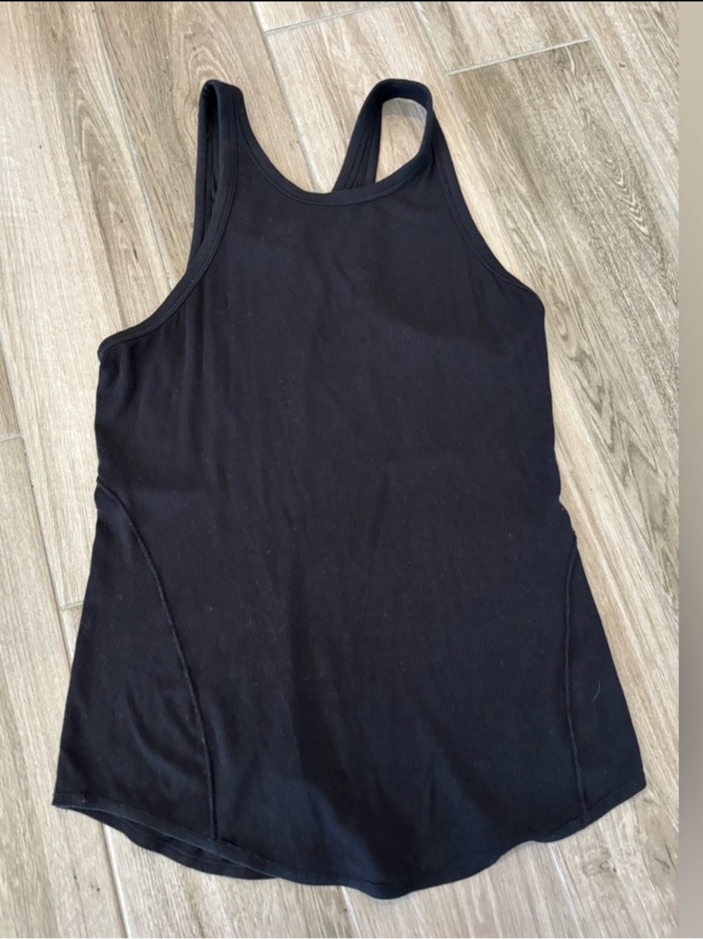 Lululemon tank - Picture 1 of 3